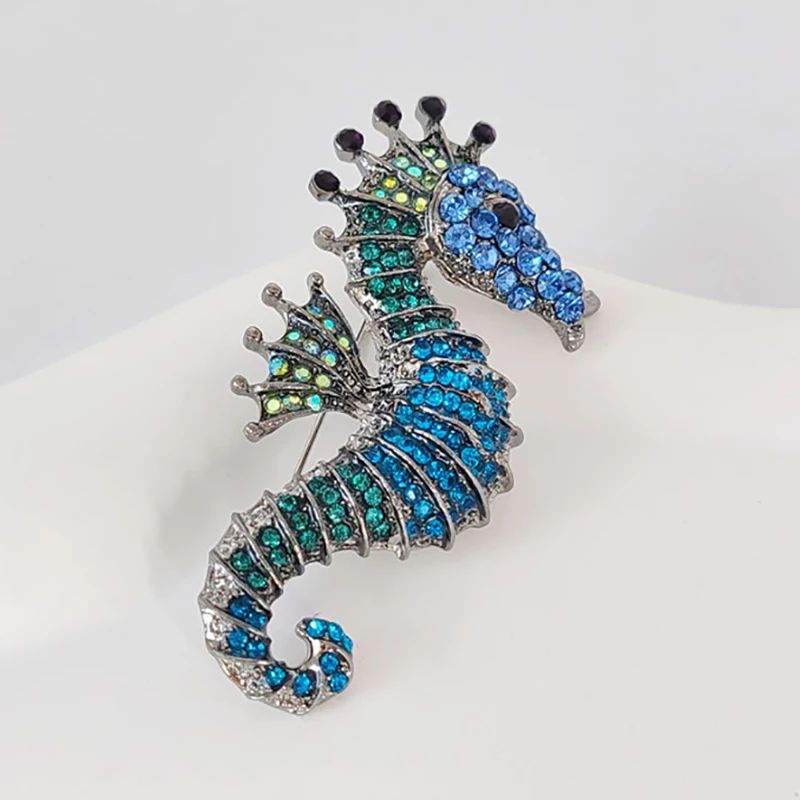 【Nice】Creative Glittery Seahorse Brooch Pins Women Full Rhinestone Hippocampus Brooches Classic Animal Badge JewelryAccessories