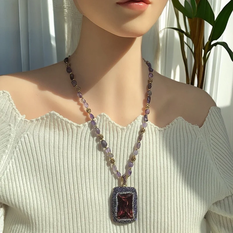 

Purple inlaid light-sensitive color-changing sultan stone square pendant amethyst necklace fashion high-end color scheme necklac