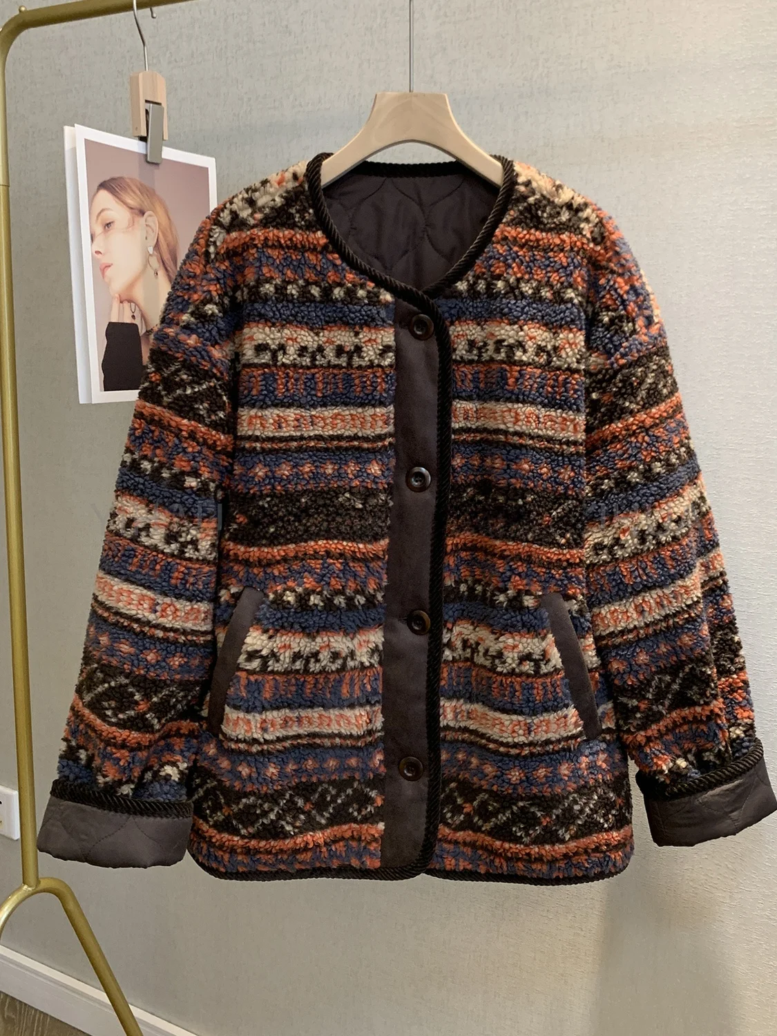 

Корейское зимнее теплое хлопковое пальто Sle ort Plu Jaet для женщин, новинка 2025 года, винтажный стиль Fair Isle, премиум-качество