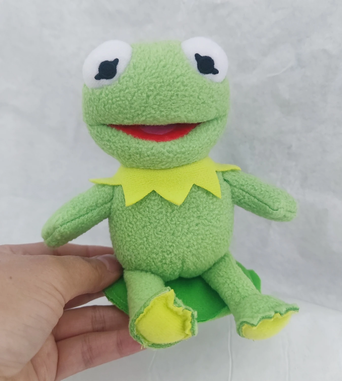 

Rare Kermit the Frog Green Frog Shoulder Plush toy Magnetic doll