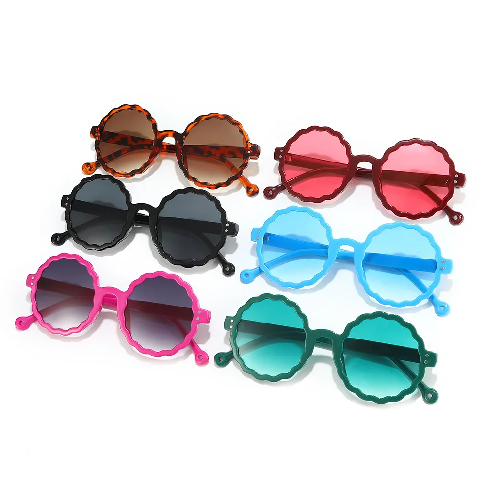 Nuovi occhiali da sole rotondi alla moda Montatura floreale per PC da donna Stile versatile Occhiali alla moda europei e americani