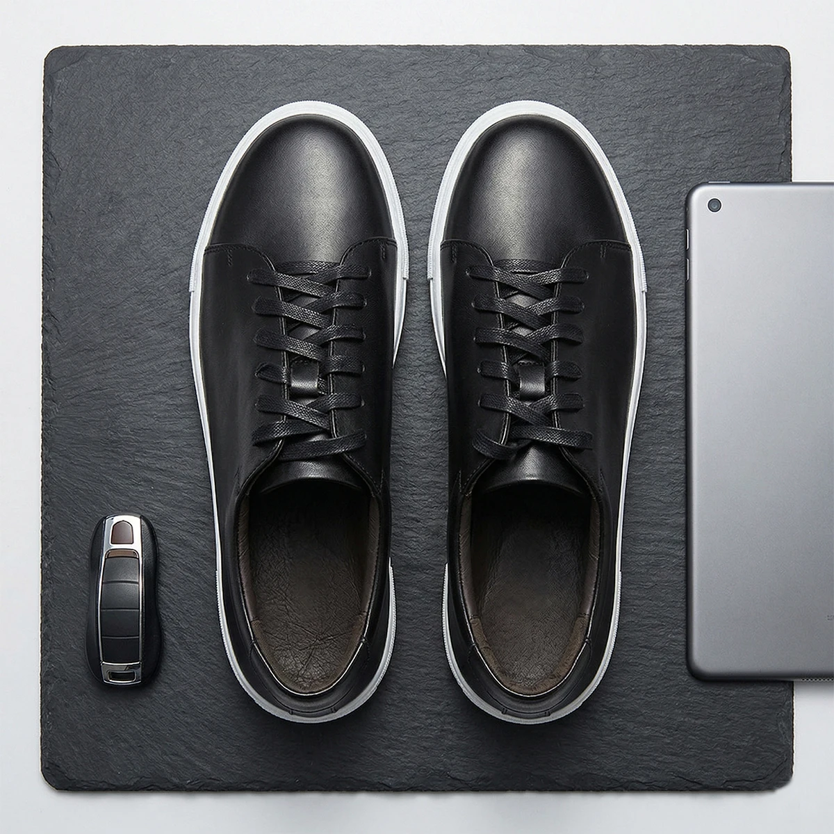 

Men's Lightweight Casual Sneakers Genuine Leather Skate Boats Classic Simple Elegant Walking Shoes