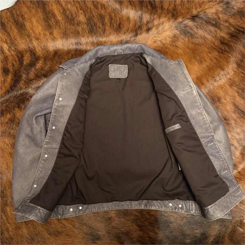 The full-grain top layer calfskin is casual and versatile