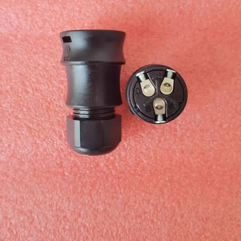 موصلات Wieland الألمانية قابس تيار متردد 3 فتحات لمرحلة واحدة على عاكس الشبكة Solis Sungrow Omnik