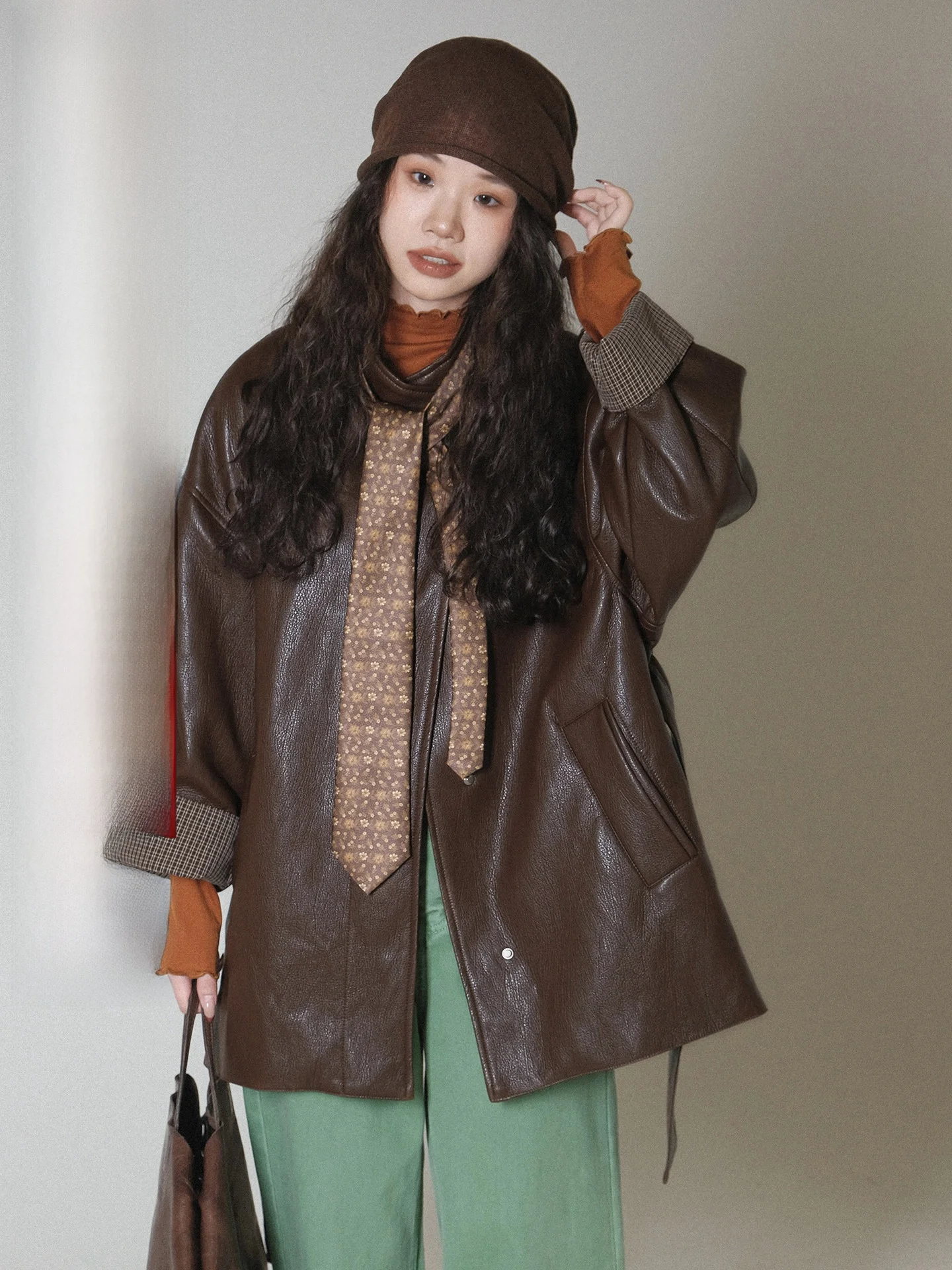 

Ivy Yang Plaid Splicing Sve Coffee Color Mid-Length Women's Leather Jaet Loose Zipper Windproof Outerwear Autumn Winter