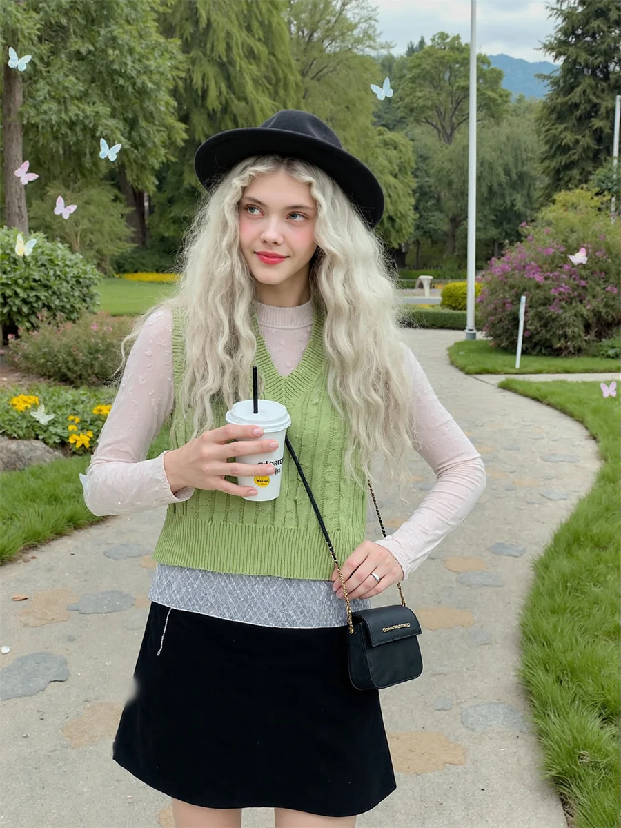 

Women's Knitting Vests Woman Loose Short White Autumn Fitting Buttoned Aesthetic Textured Light Modern Natural Fresh Minimalist