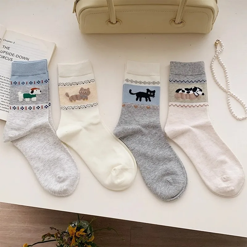 4 pairs of breathable anti slip sweat absorbing socks for girls spring autumn new cartoon style simple comfortable socks