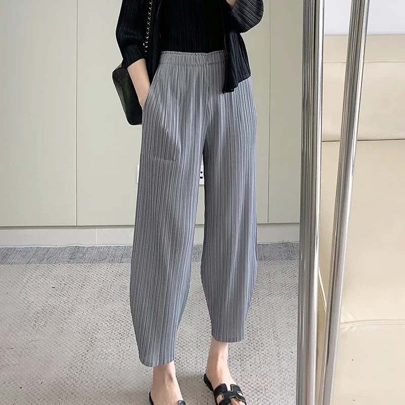

Shrunken Leg Pleated Pants Female 2025 New Summer Solid Color Leisure Loose Large Size Drape Straight Thin Section Pants
