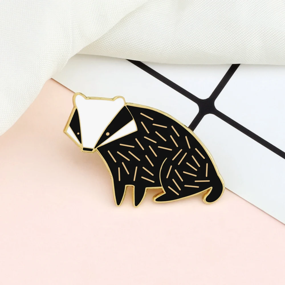 Cute Animals Black Badger Brooch Wild Animal Meles meles Fox Lapel Pins Jean Backpack Enamel Badge Fashion Jewelry Gift for Kids