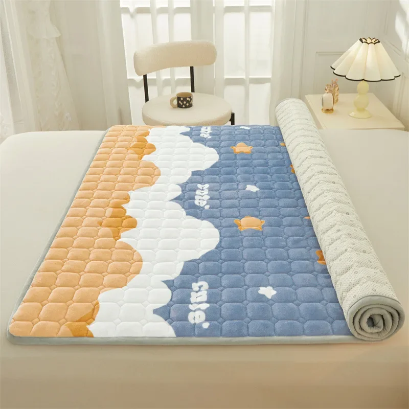 Velvet Mattress Soft Fold Bed Sheet Winter Warm Home Dormitory Bedroom Bedspread Cute Cartoon Quilted Thin Queen Mattress Cover