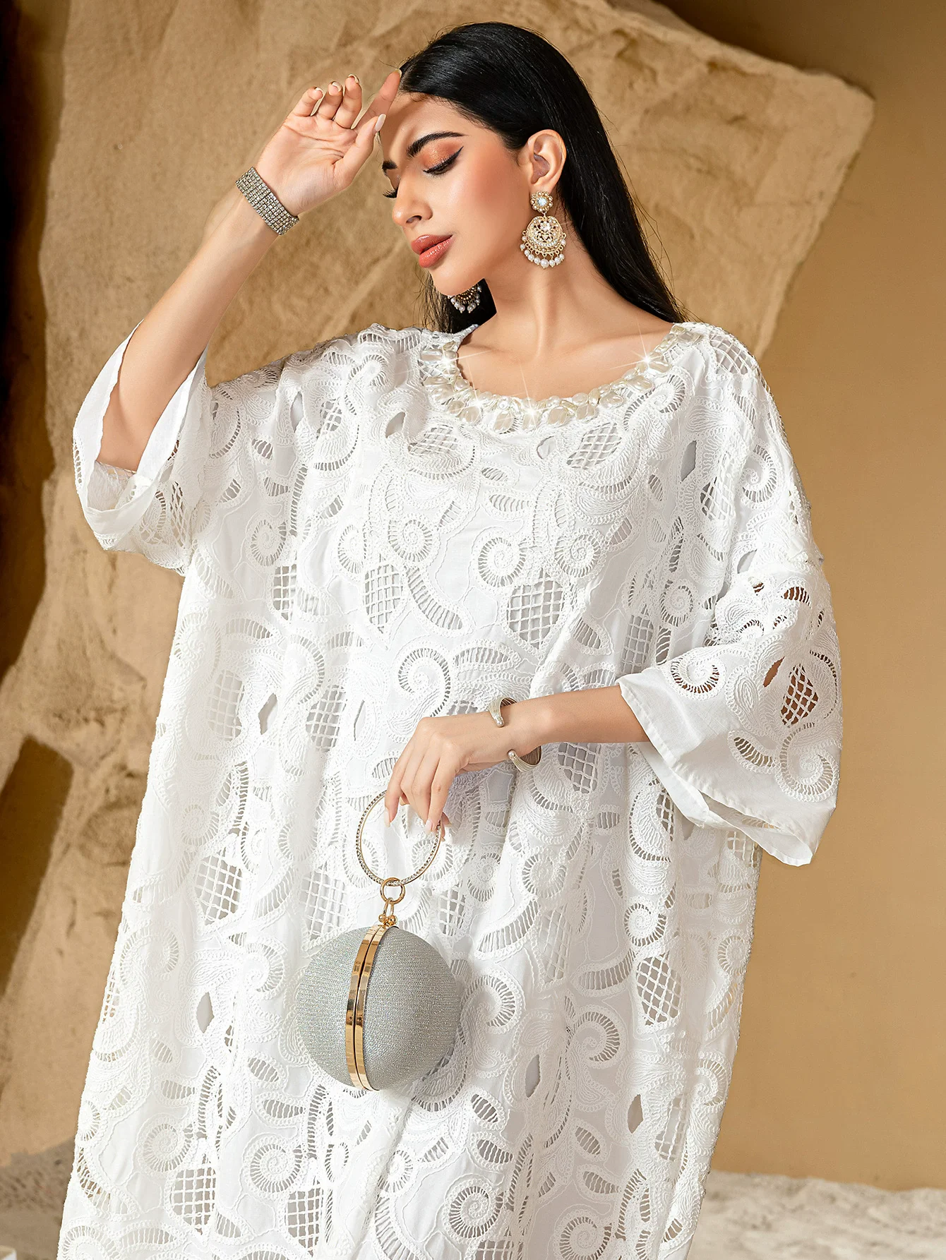 Muslim Dubai Arab White Cotton Heavy Industry Hollow Embroidered Bat Sleeve Short Sleeve Dress Tassel Skirt Hand sewn Pearl Robe