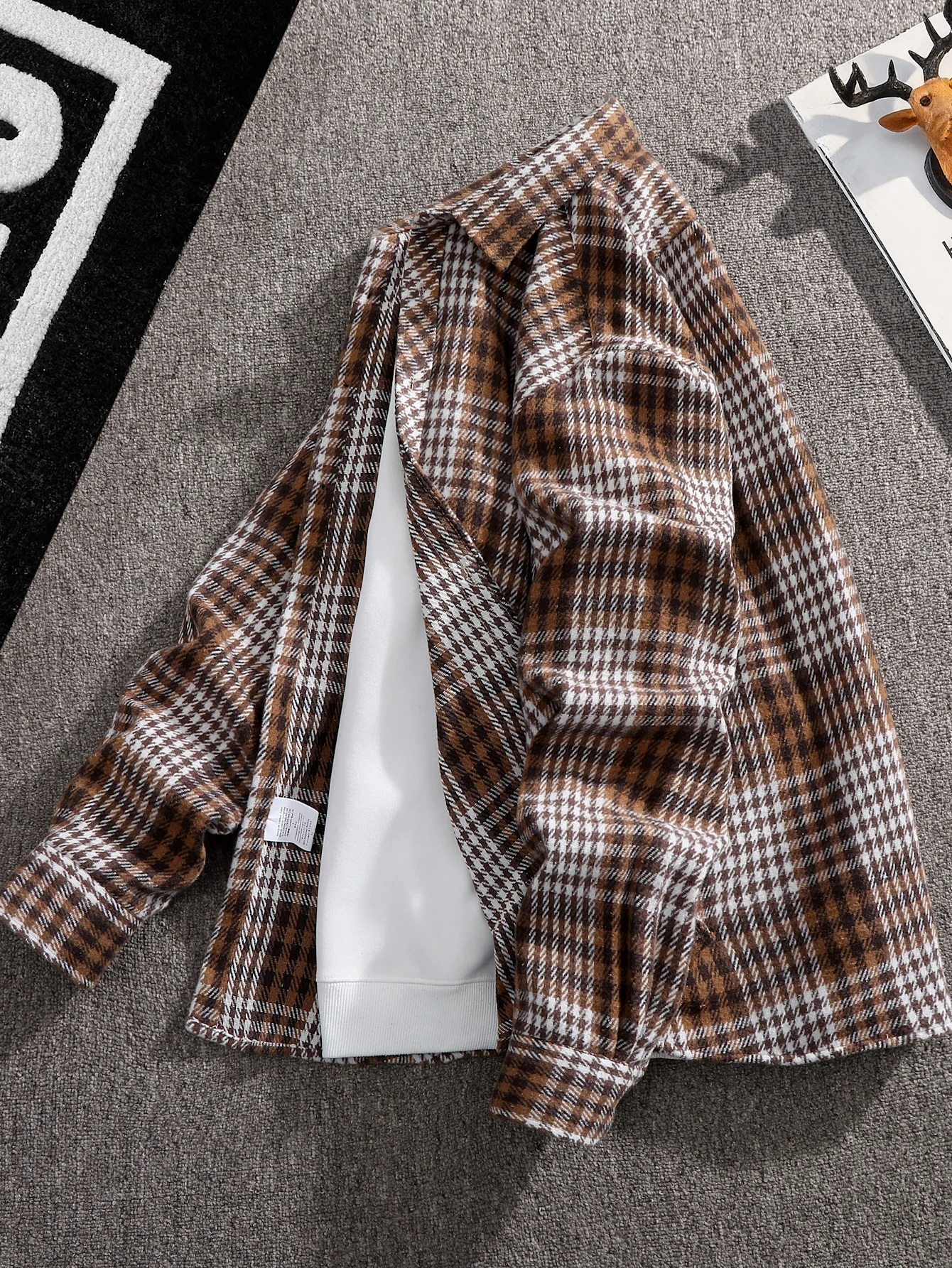 

Men's Long-Sleeved Plaid Shirt