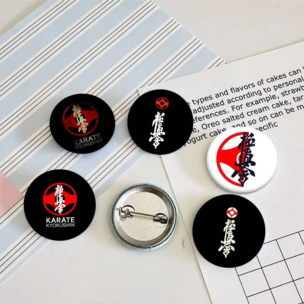 Kyokushin Karate Round Badge Creative Brooch Clothing Backpack Accessories Lapel Pin