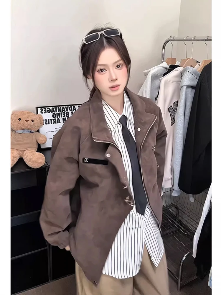 เสื้อโค้ทหนังผู้ชายทรงแจ็คเก็ตนักบินสีน้ำตาลสไตล์อเมริกันย้อมสี คอปกตั้ง แนวเวิร์คแวร์ แฟชั่นฤดูใบไม้ร่วง สไตล์ไบค์เกอร์ เบสบอล