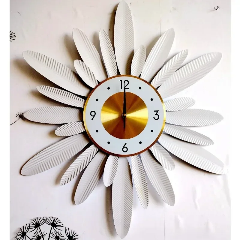 

Factory direct cross-border European wrought iron clocks and watches are light and luxurious, and home decoration clocks and fea