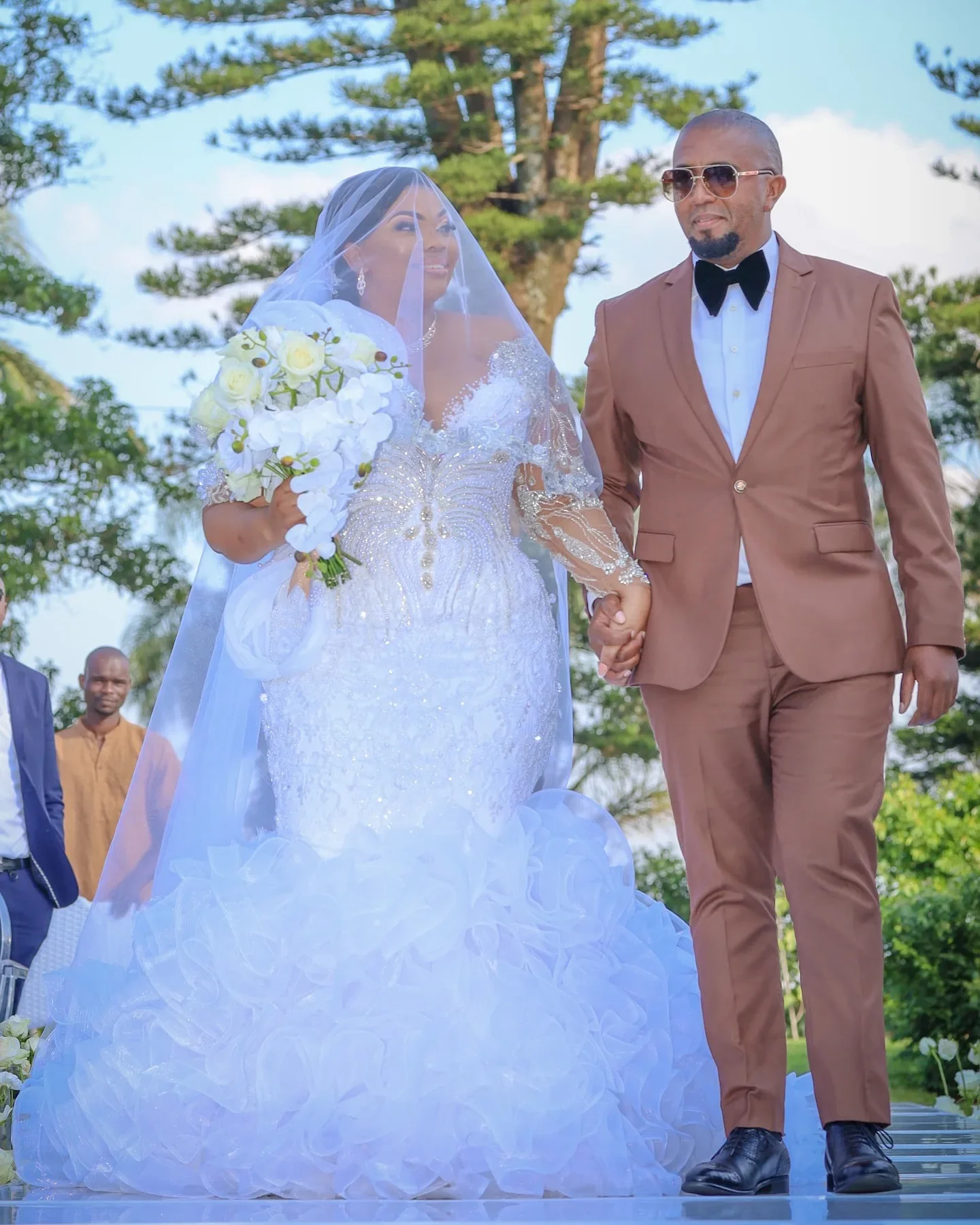 Customized Beauty  Arabic Aso Ebi Plus Size Mermaid Wedding Dress For Bride Off The Shoulder Tiers Organza Outdoor Bridal Gowns