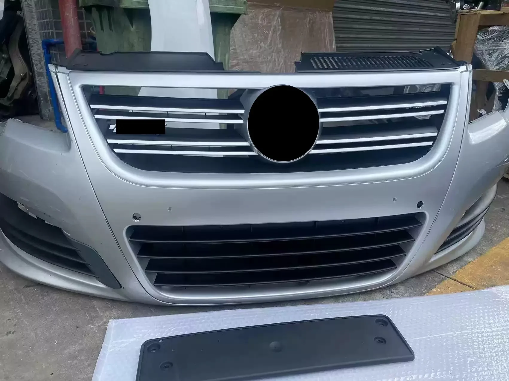 

Car Front bumper surrounded Radiator grille grill for Volkswagen vw passat B6 R36
