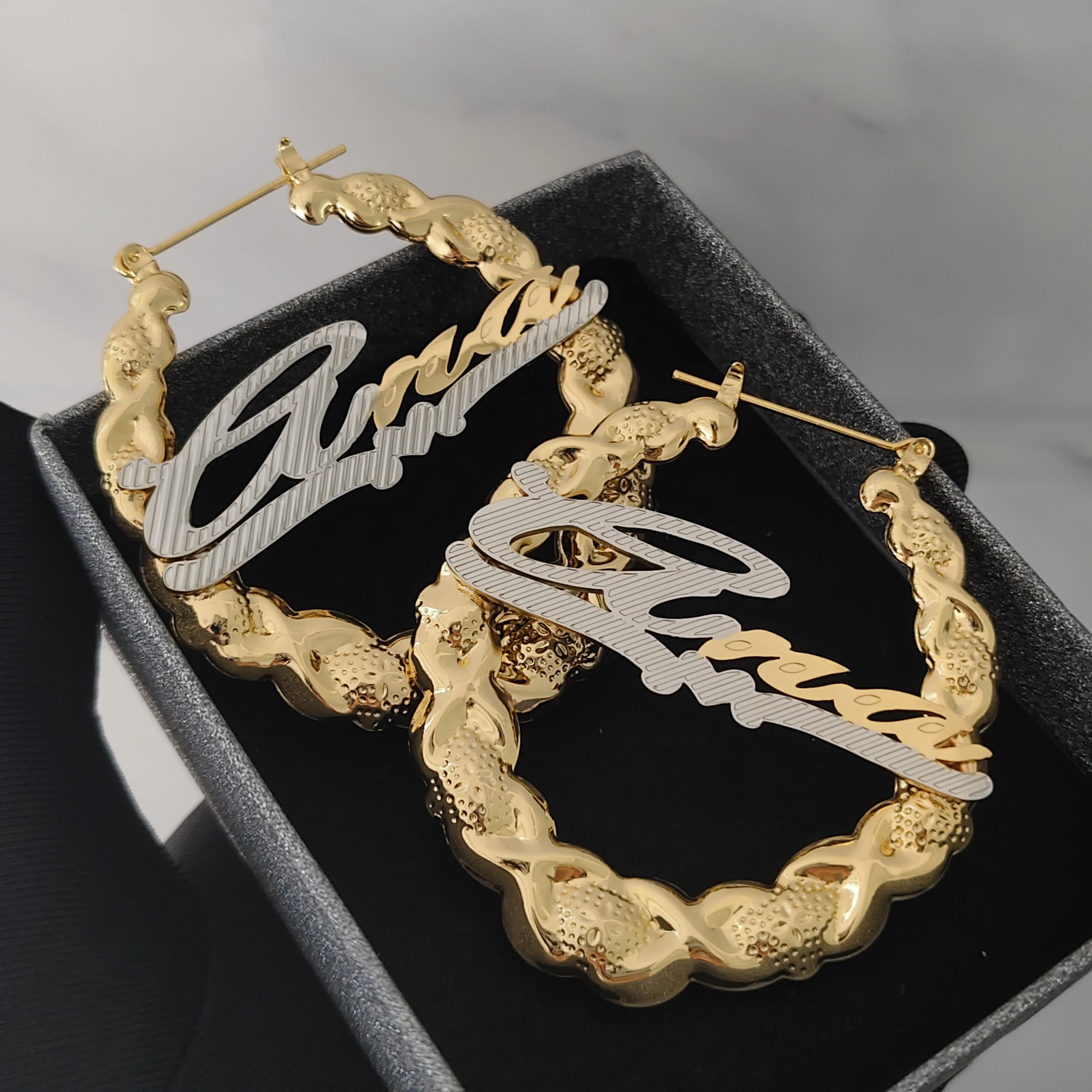 DHQH 卸売 パーソナライズネーム ツートーンイヤリング カスタムネーム ツートンカラー ラージイヤリング バレンタインデーギフト 工場直送