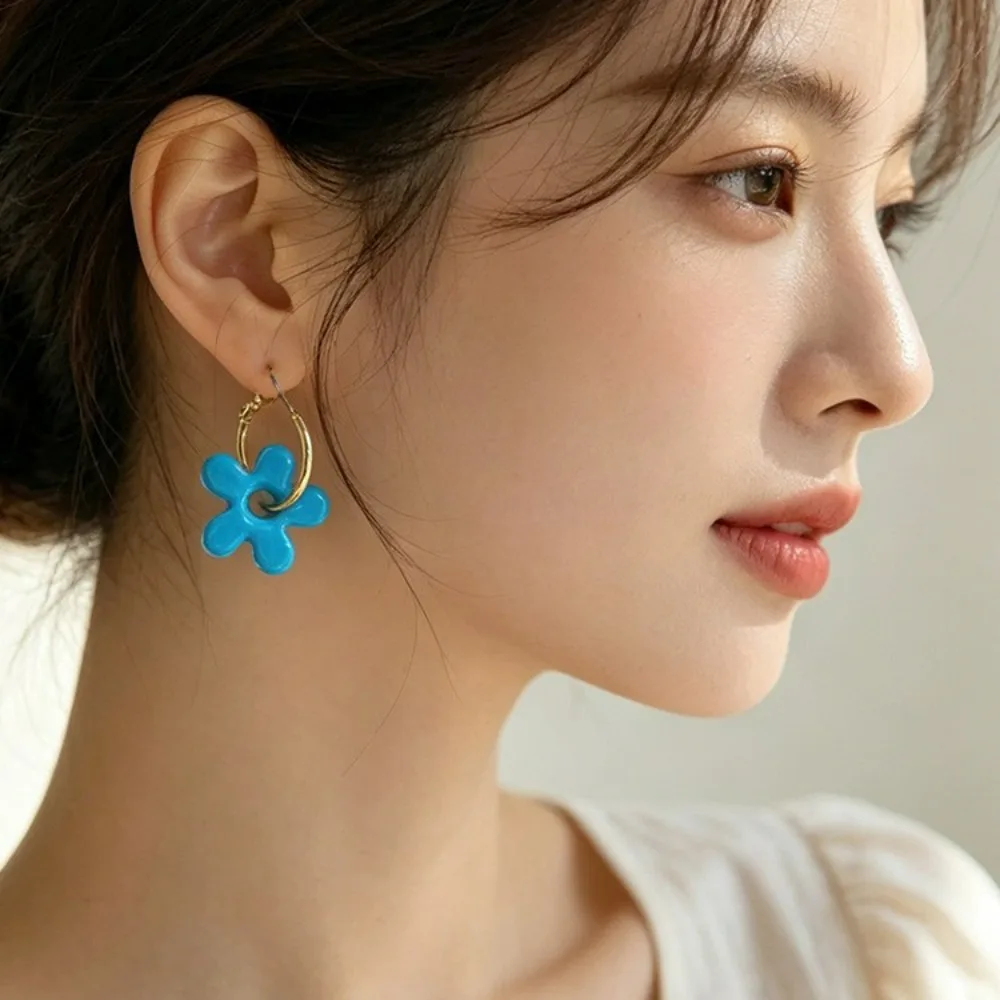 New Arrival Small Fresh Glass Glaze Flower Charms Earrings, Removable, Two-wear Gentle Childlike, Circle Ear Hoop Earrings Women