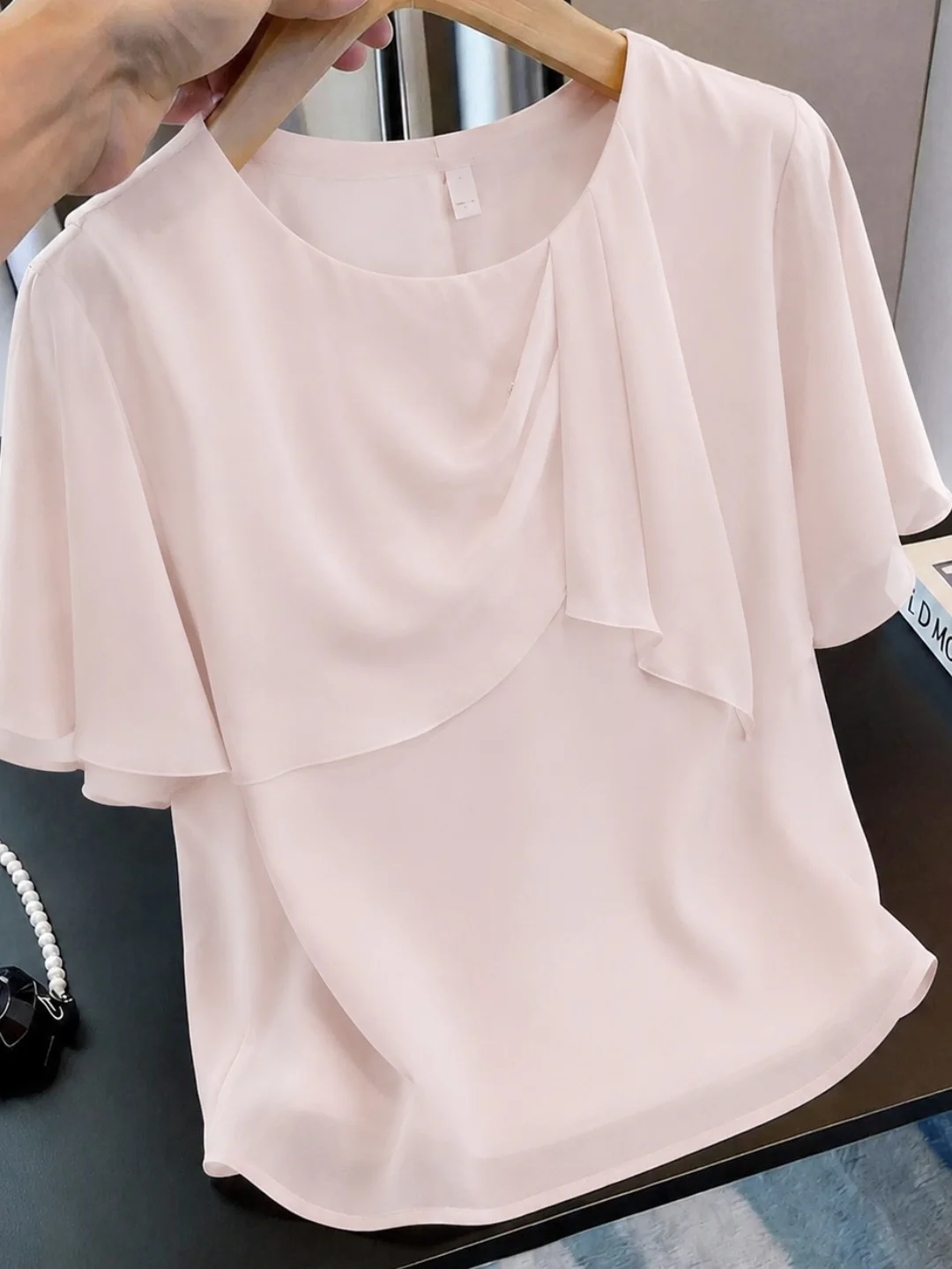 

Elegant Intellectual Short Sleeve T-Shirt Summer 2026 Soft Lightweight round Neck Versatile Slimming Korean Style Silk Top