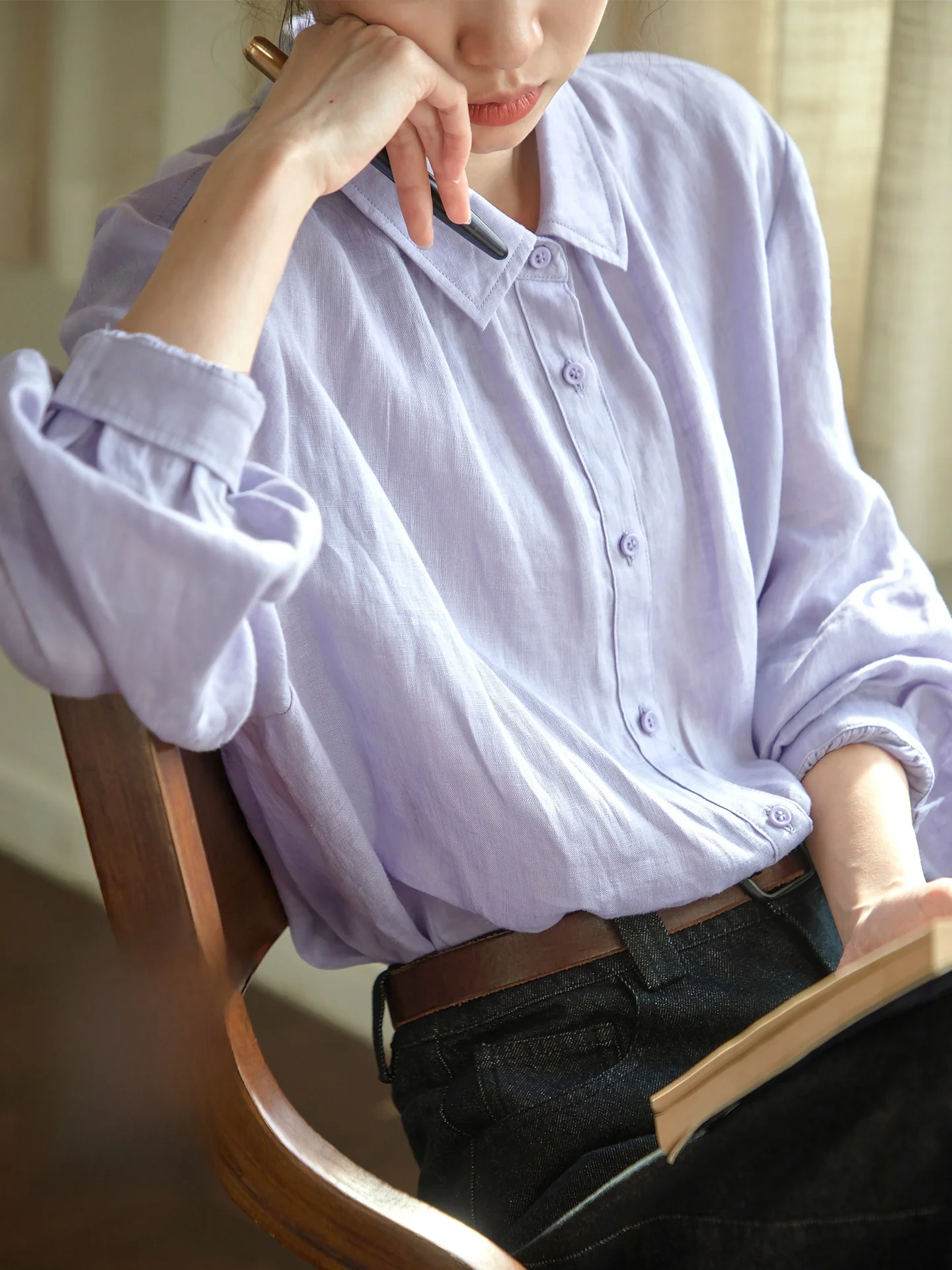 

Оригинальный дизайн, льняная фиолетовая блузка для женщин, весенняя повседневная свободная блузка с длинным рукавом и отложным воротником, универсальная, удобная, дышащая.