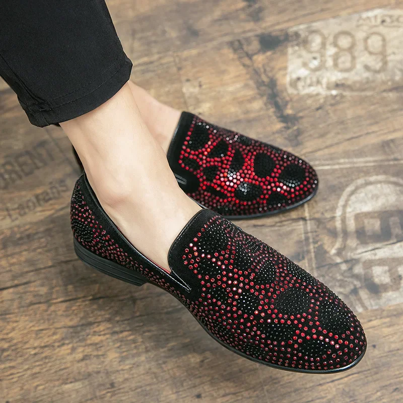 NEW Pointed Toe Embroidery Rhinestone Flat Shoes for Men Leather Casual Shoes Fashion Slip on Men Loafers Luxury Party Moccasins