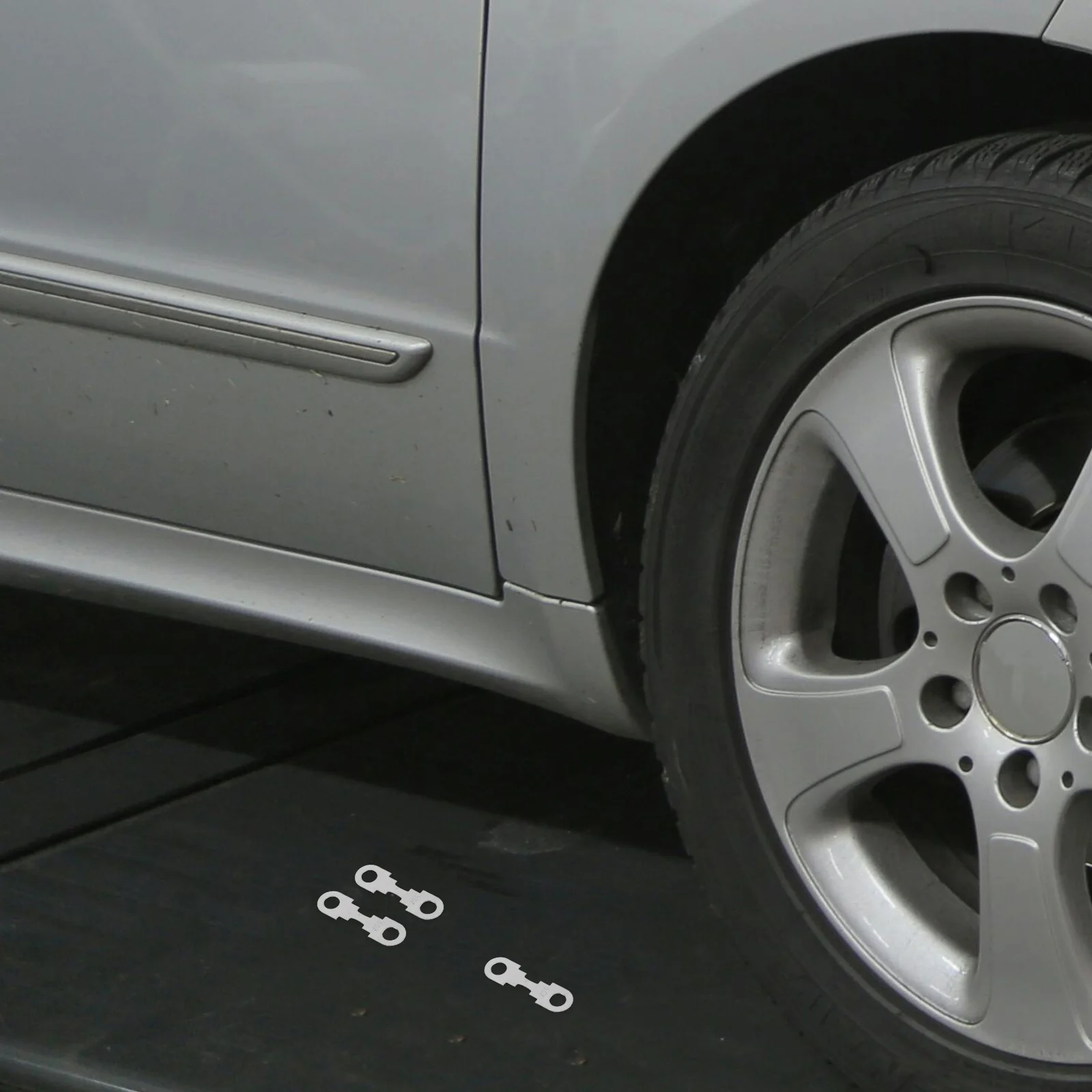 

30Pcs Universal Flat Plate Car Fuse Metal Strip Silver Tone Zinc Alloy 30a 40a 50a Durable Reliable Protection