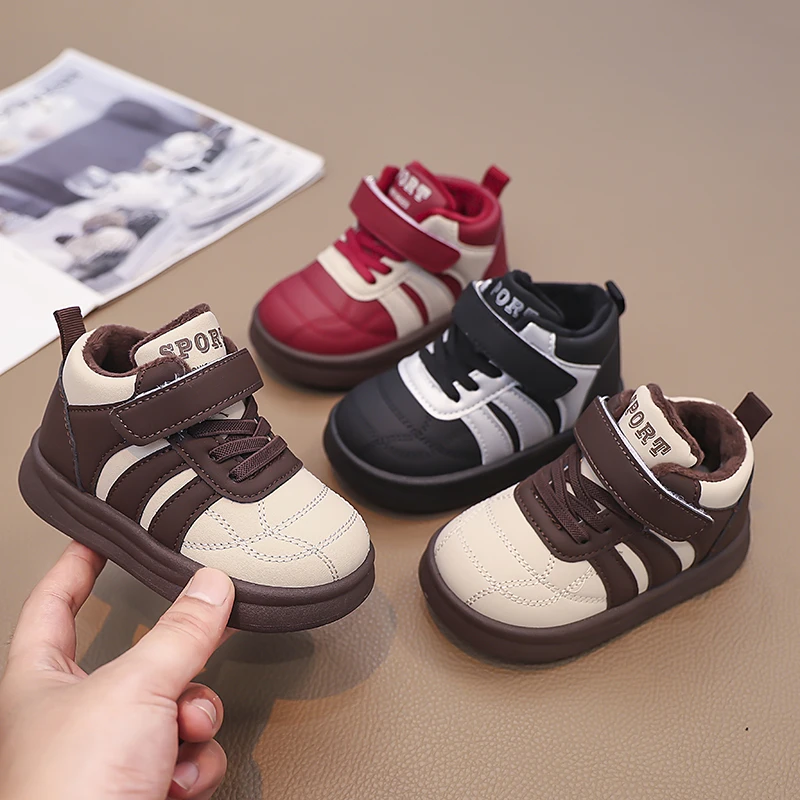 

2025 Winter New Thickened Children's Skateboard Shoes Soft Bottom Baby Cotton Shoes Warm Sports Shoes for Boys and Girls
