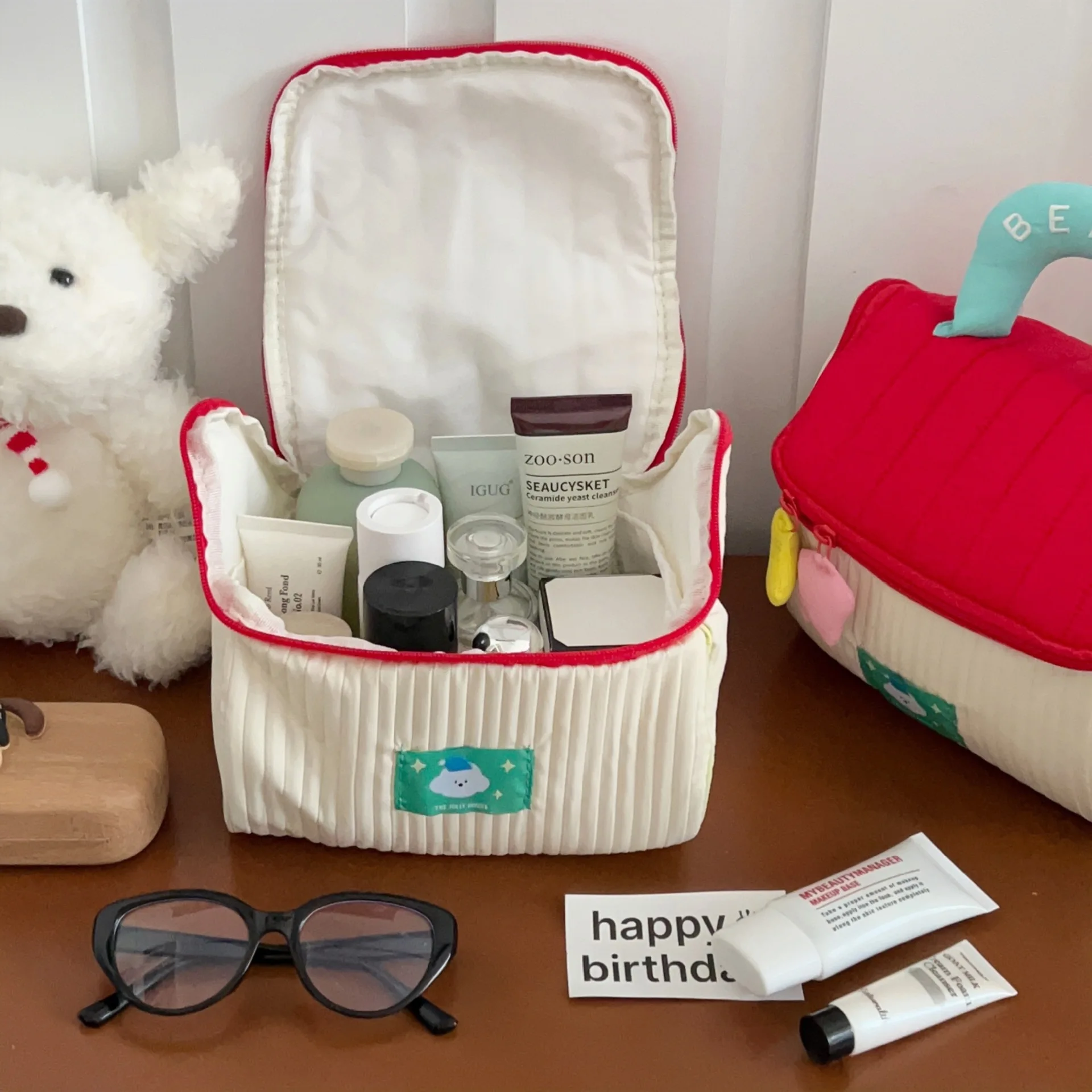 Cute House Shaped Large Capacity Makeup Bag High Aesthetic Pouch Travel Essentials Value Handbag Portable Travel Cosmetics Bag