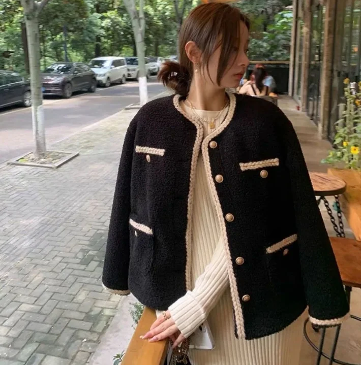 2025 Autumn and Winter Clothing New Plus Size Women's Small Fragrant Style Jacket High-end Granular Velvet Lamb Wool Jacket