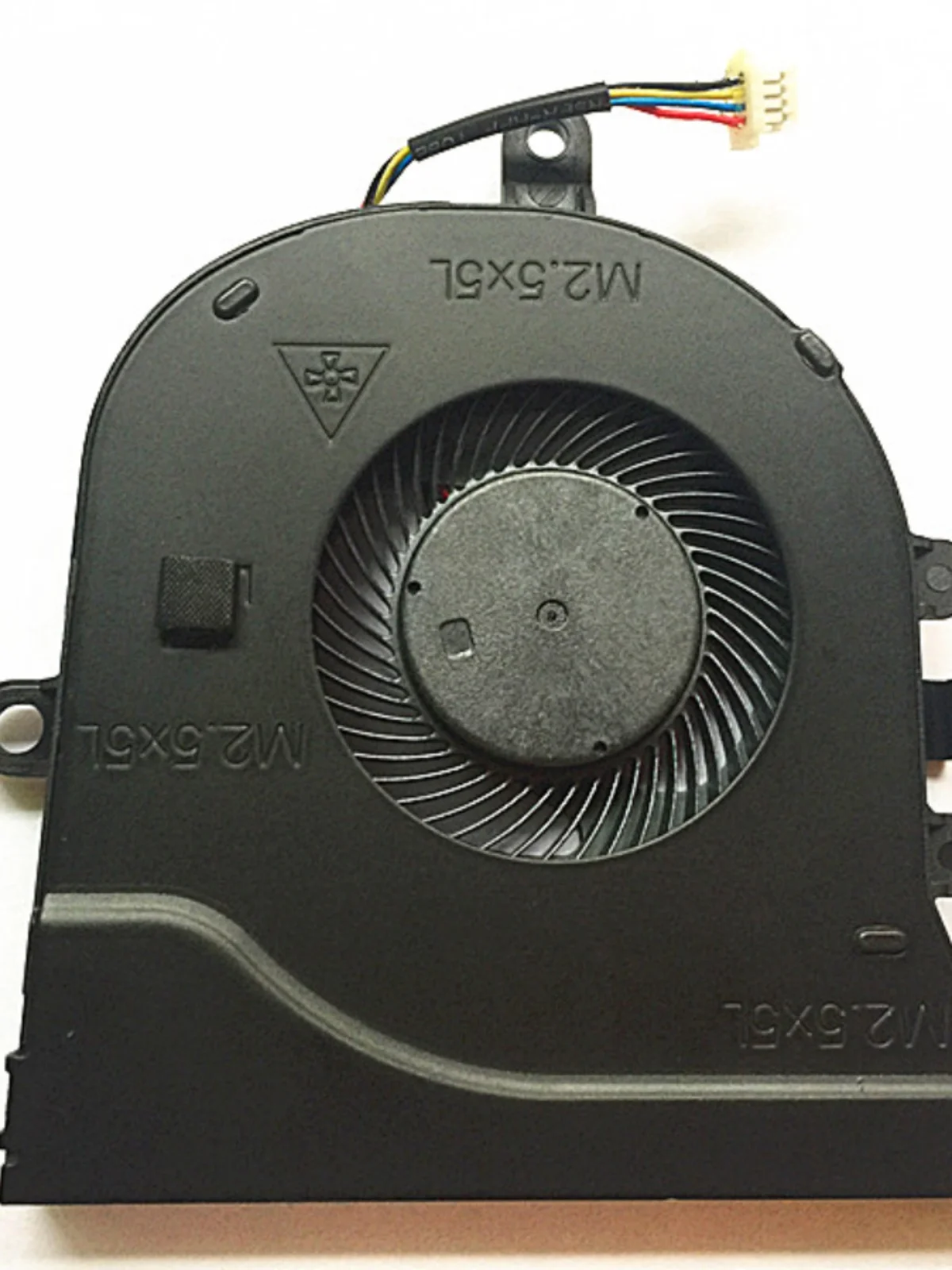 ORIGINAL LATITUDE L3590 E3590 15 5570 5575 FAN