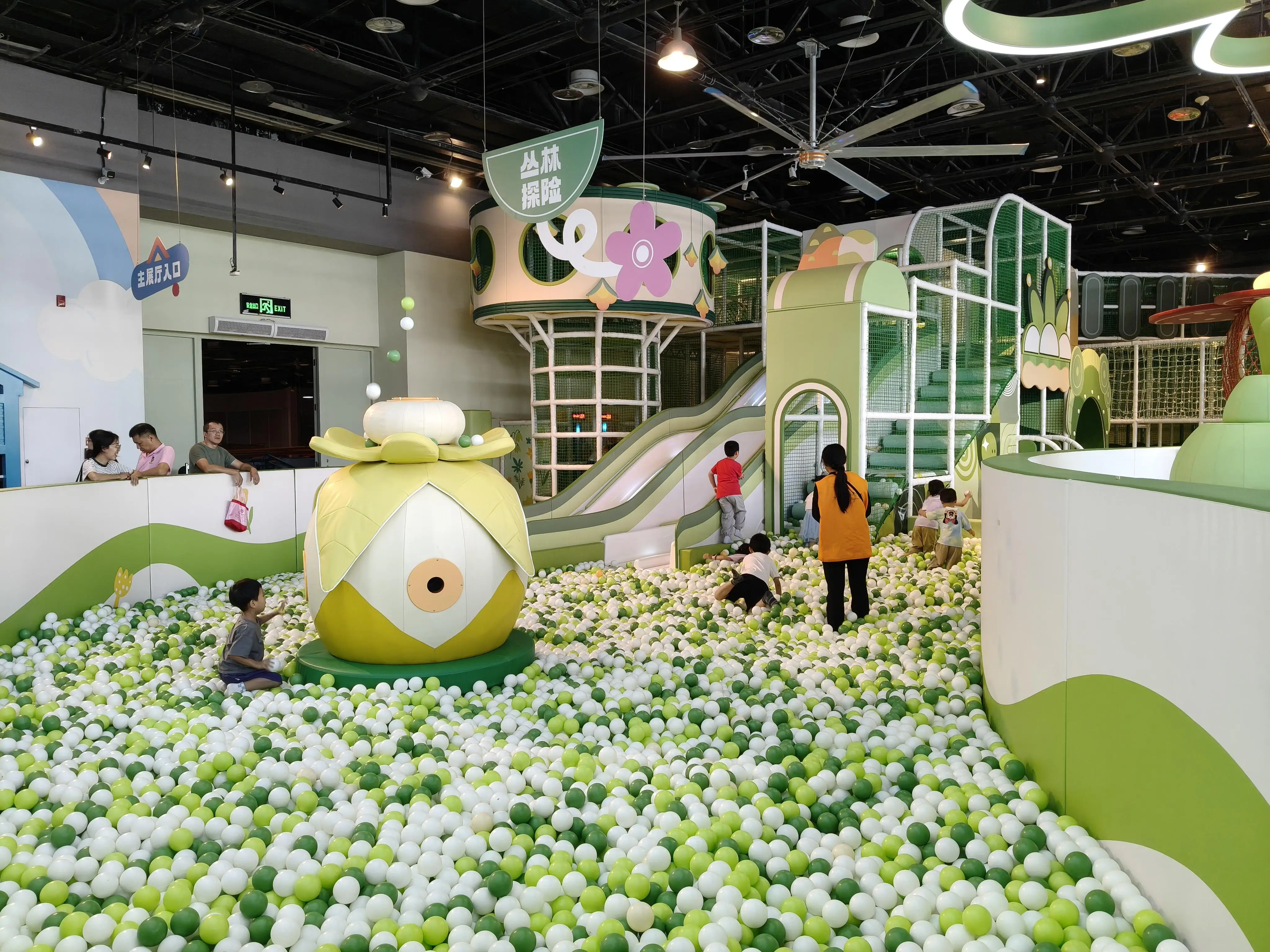 CUTE STYLE for All Ages, One-Stop Indoor Playground with Slides, Children's Toys, Easy Assembly, Child-Friendly, Eco-Friendly