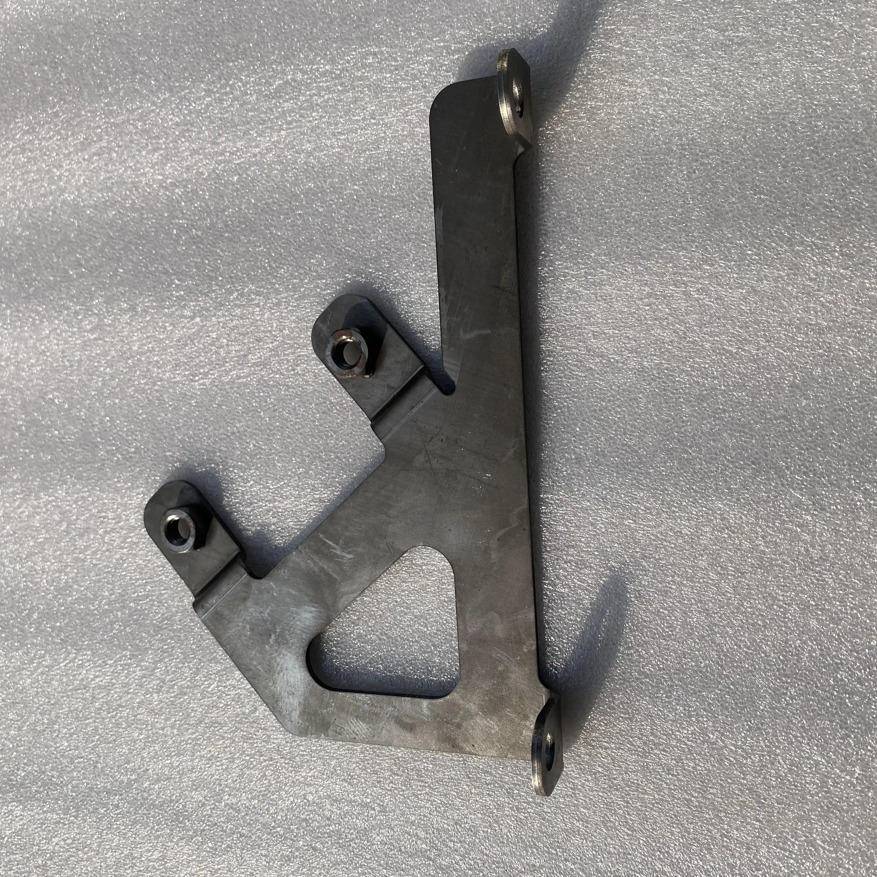 مولد الكمون الأصلي 3637140 أجزاء محرك آلات الكمون KTTA19 سباكة الوقود 3637140 قوس مصبوب #3