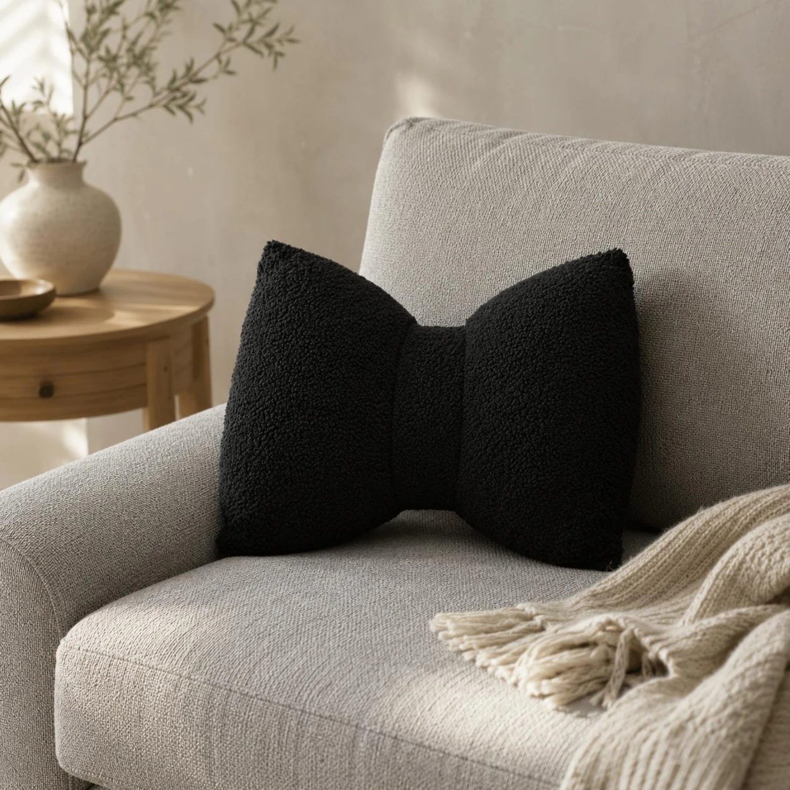 وسادة زينة على شكل فيونكة مع ح - مراجعة Textured Throw Natural وسعره