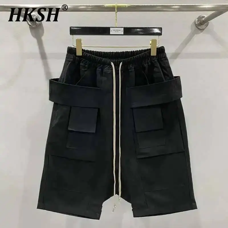

Новые летние мужские шорты HKSH в стиле дарк-панк, однотонные, в стиле сафари, с карманами, двойными кольцами и эластичным поясом, модель HK1032