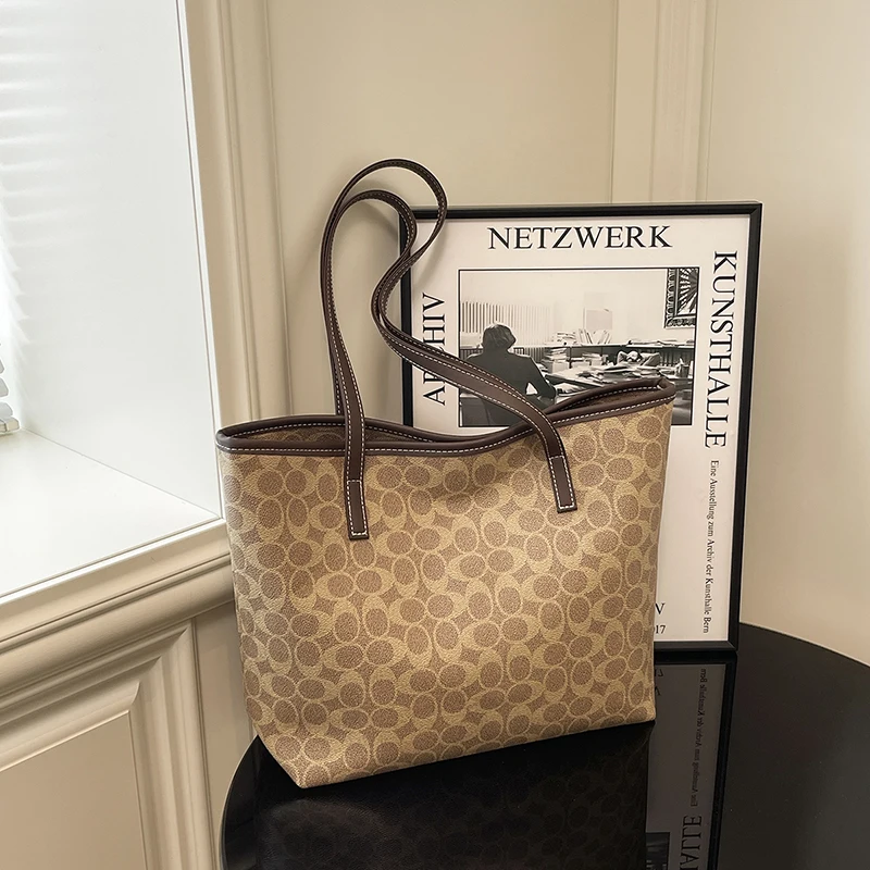 High-End Exquisite Crossbody Bag - Modern Niche Trendy Versatile Design Suits Women's Sweet Retro Casual Fashionable Use