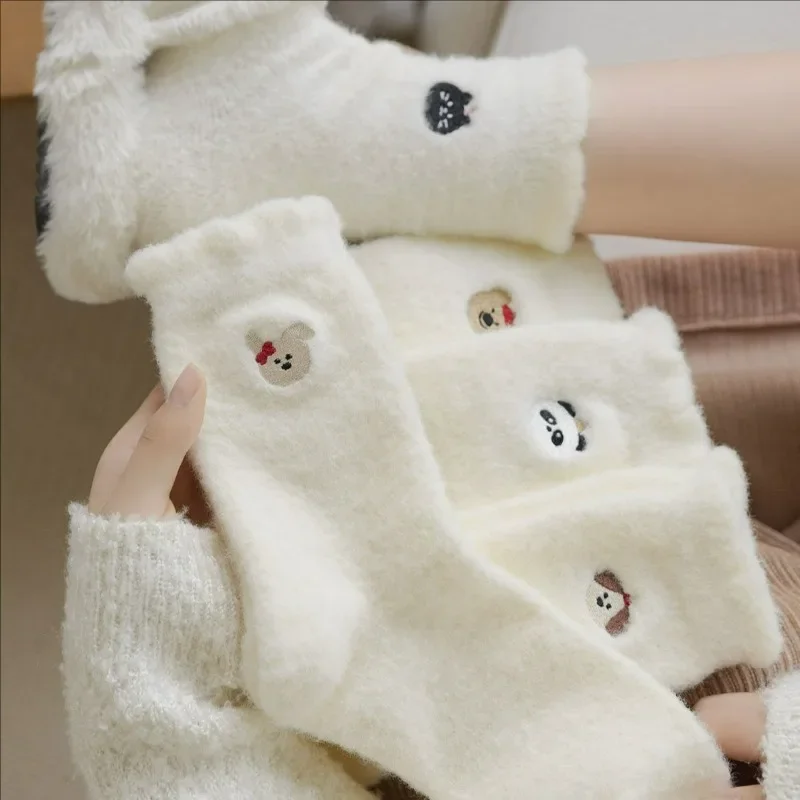 Zimowe pluszowe skarpetki Kawaii Mink Fleece Super Soft Cute Cat Embroidered Tube Sox Warm Women SolidColor Comfortable Home Sleep Sock