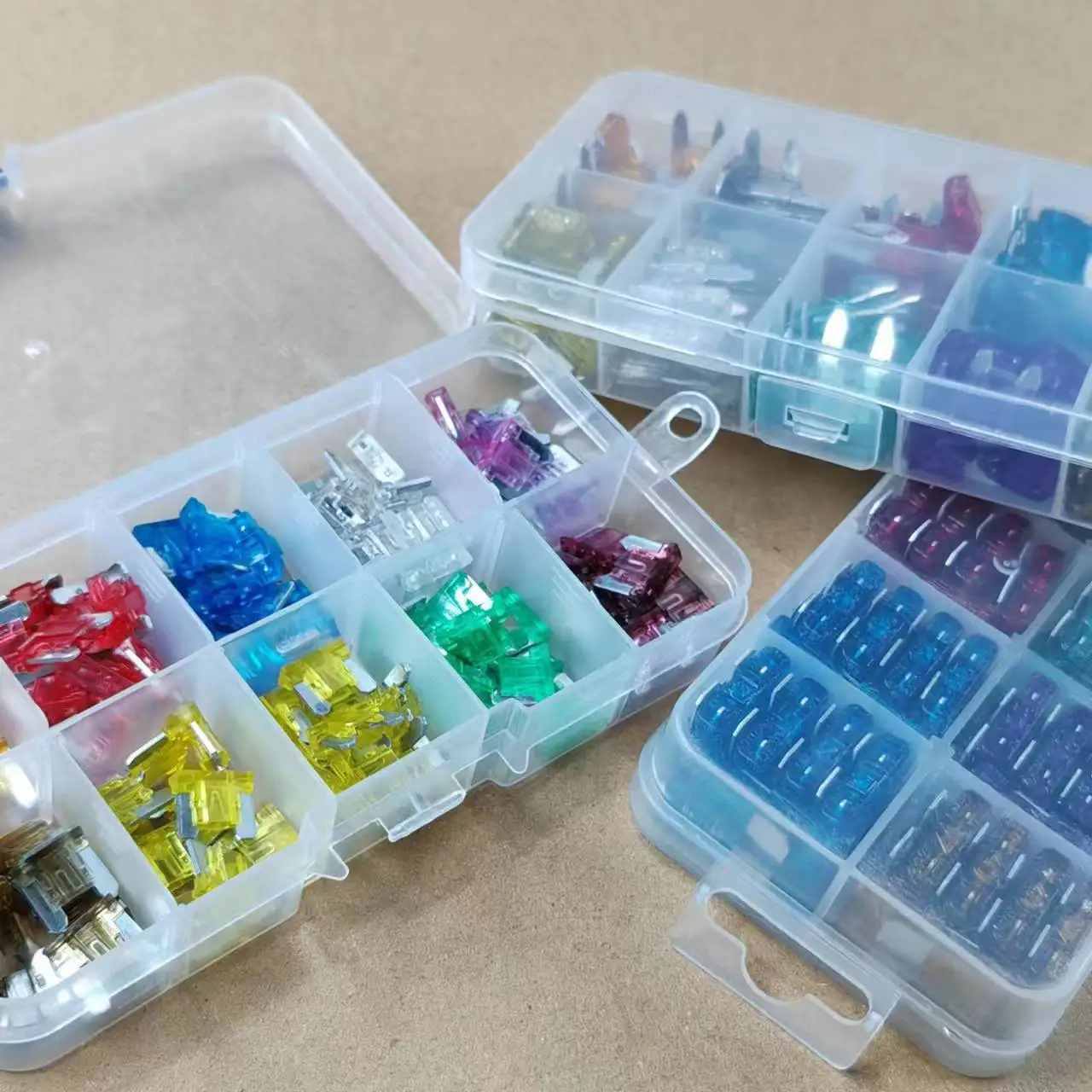 Kfz-Sicherungssatz, 5A-40A, mittelgroße Universalbox, gemischte Verpackung – Detail 1