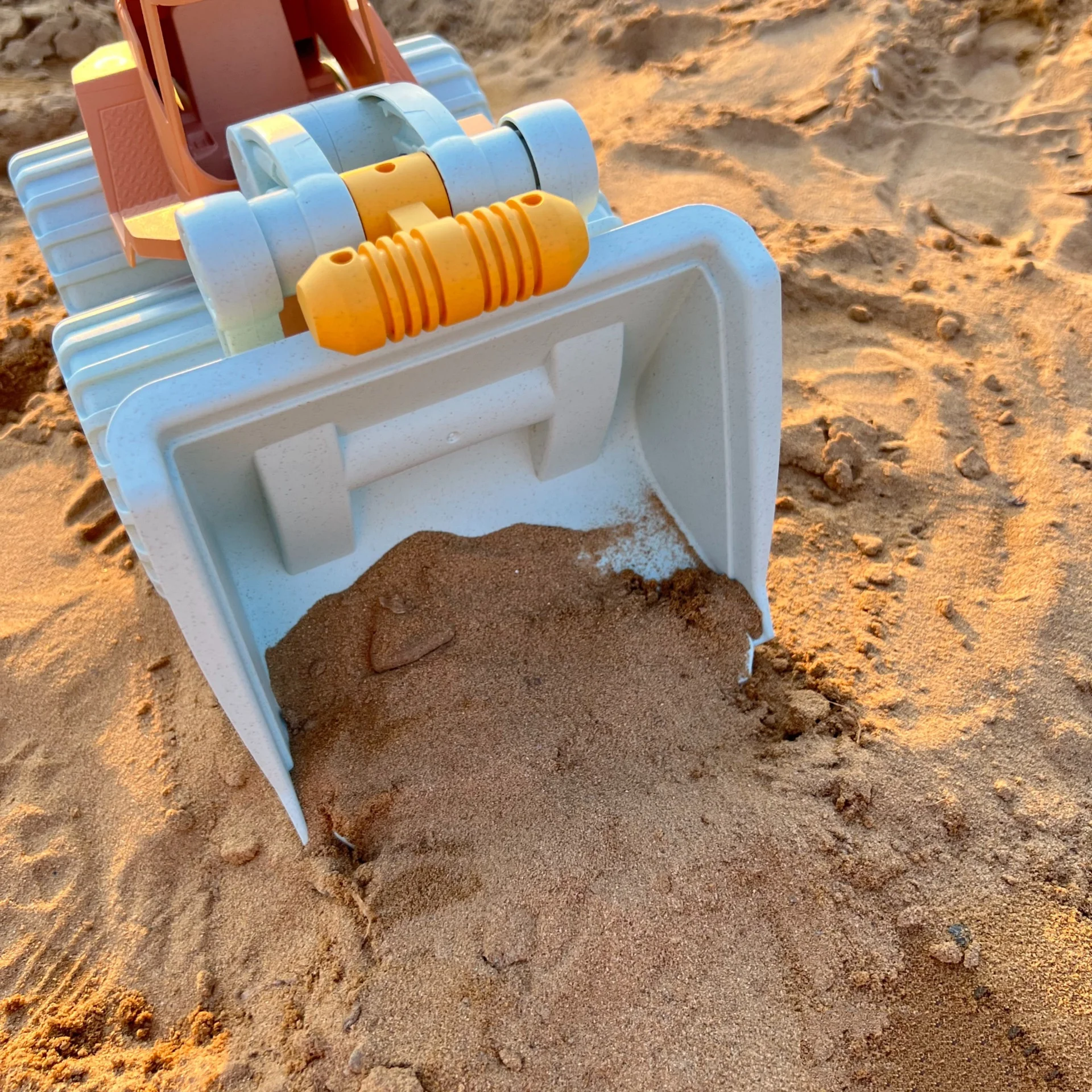 Beach Sand Toy Bucket Set With Digging Tools And Watering Can_voghion.com