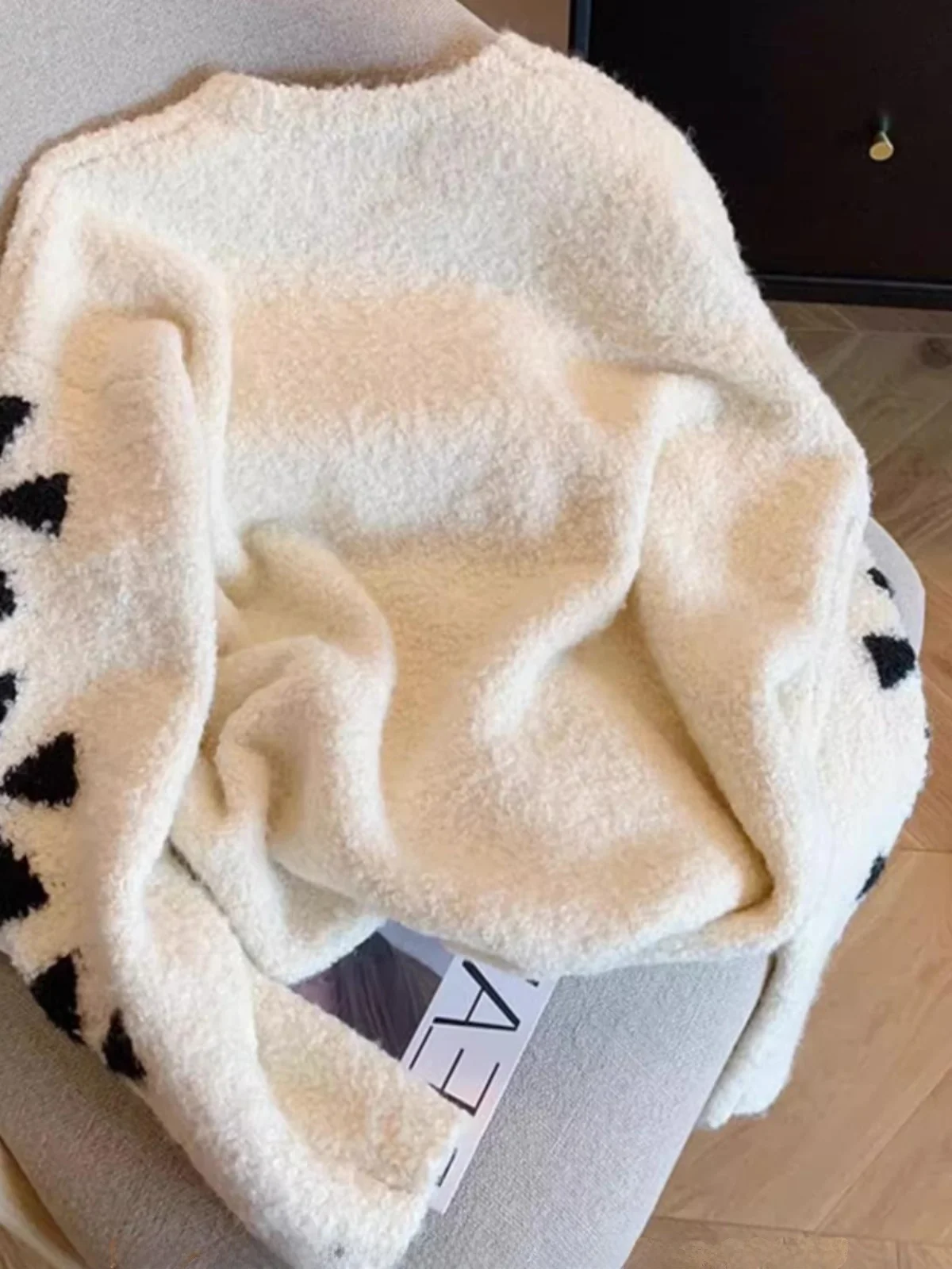 Camisola de malha de grandes dimensões feminina outono inverno interior usar camiseta redonda ne longo sve quente fofo topo