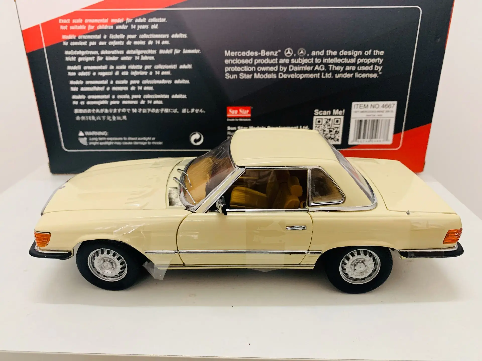 

1977 350 SL Ivory 4 Door Open 1:18 Scale Die-Cast Model Car New Original Box