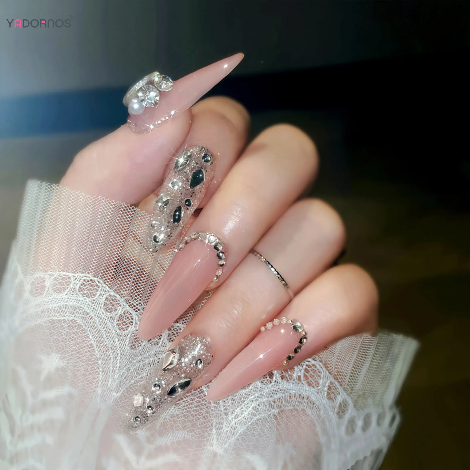 ロングアーモンド手作り偽爪甘いピンクプレス爪グリッターダイヤモンド装飾完成偽爪パッチウェアラブルマニキュア