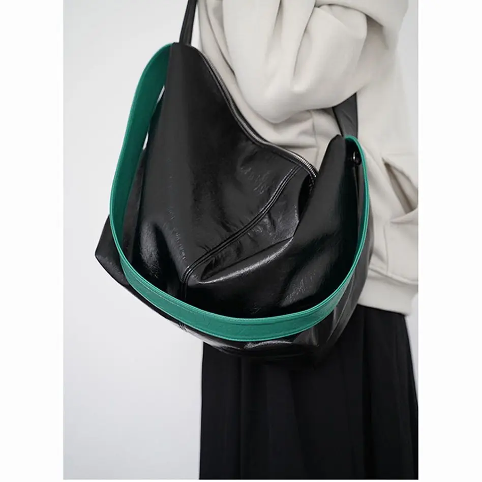 

Casual Soft Leather Texture Yamamoto Style Wide ShoulderStrap Tote Bag Relaxation Contrast Color Capacity Men's and Women's Bags