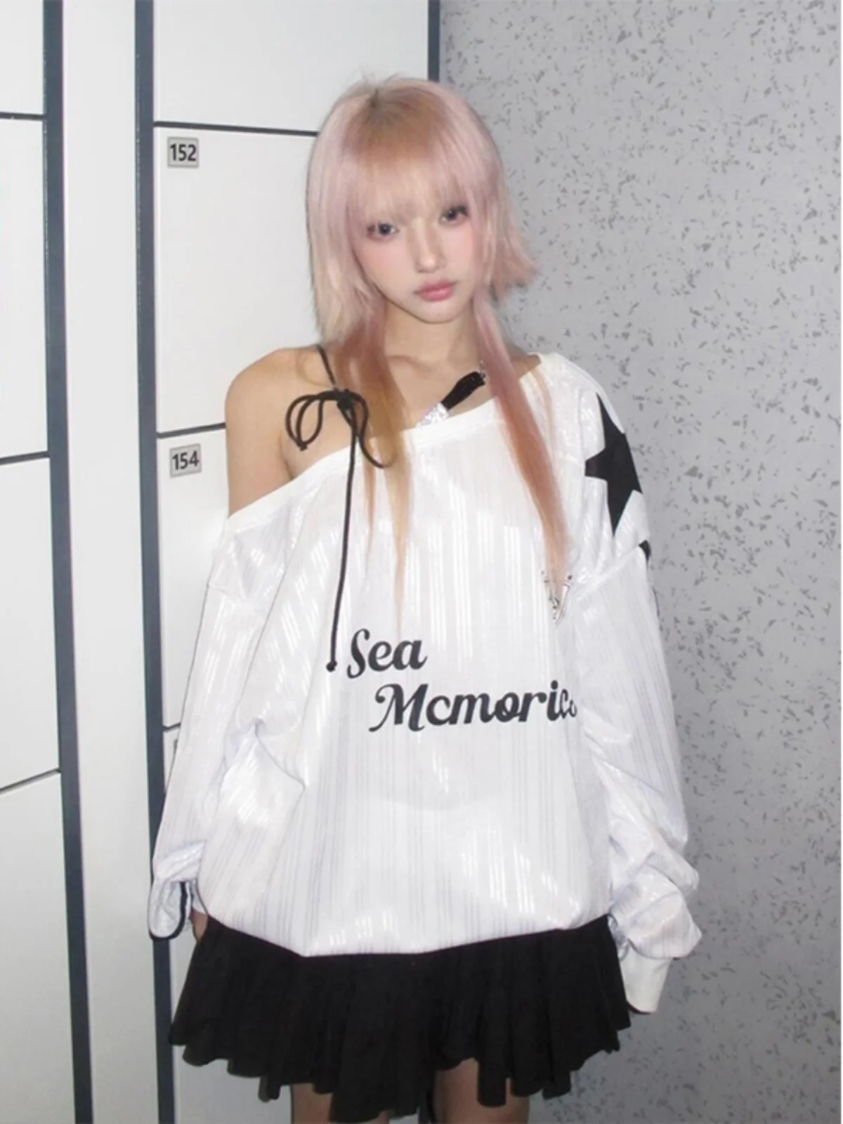 

Retro American White Shoulder Bared Long Sleeve Sweatshirt Women Loose Slim Letter Print Sexy Shoulder Trendy Top Autumn