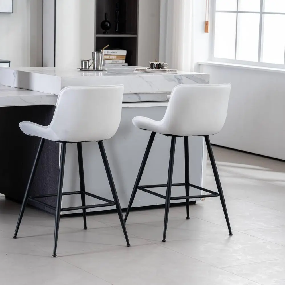 Coppia di sgabelli da bar moderni imbottiti ad altezza bancone in tessuto bianco per cucina, bar e caffè