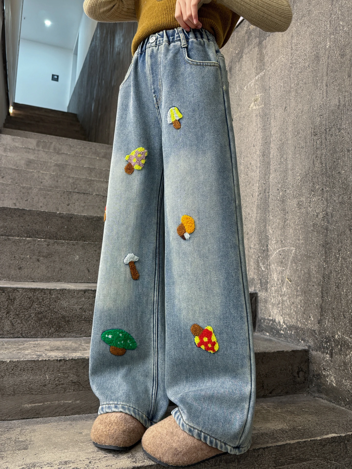 

Thiened Fce Lined Embroidered Musoom Pattern Wide Leg Jeans for Girls Autumn Winter Casual Sle l Waist Jeans