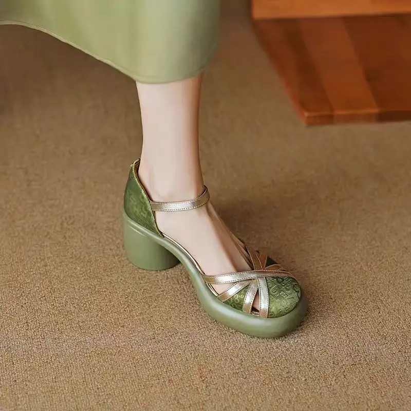 

Elegant Women's Sandals 2026 Summer New Hollow Woven Roman Waterproof Platform High Heels Comfortable Low Cut Daily Wear Fashion