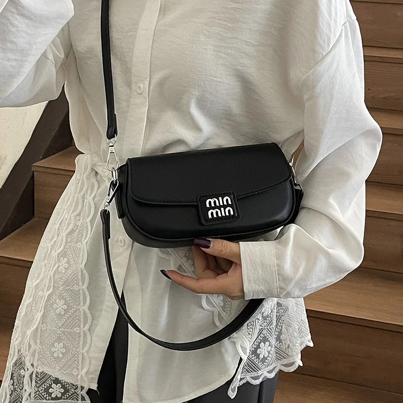 

Designer Solid Color Leather Messenger Bag - Stylish Crossbody Tote With Unique Texture & Secure Closure