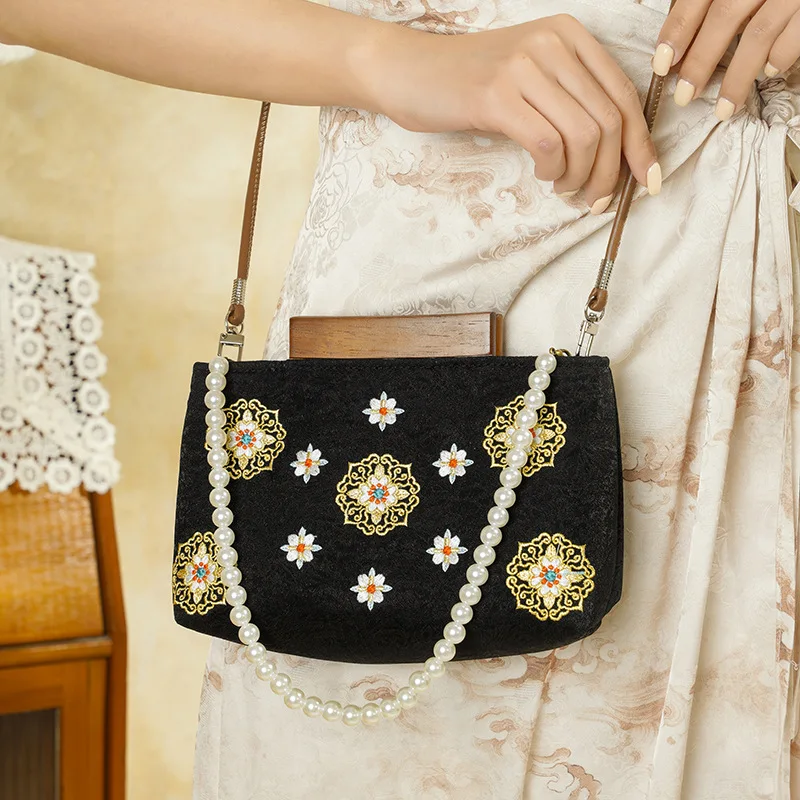 Elegant Embroidered Pearl Handbag Small Square Shoulder Bag Chinese Style Qipao Hanfu Accessory Ancient Fashion Tote Bag