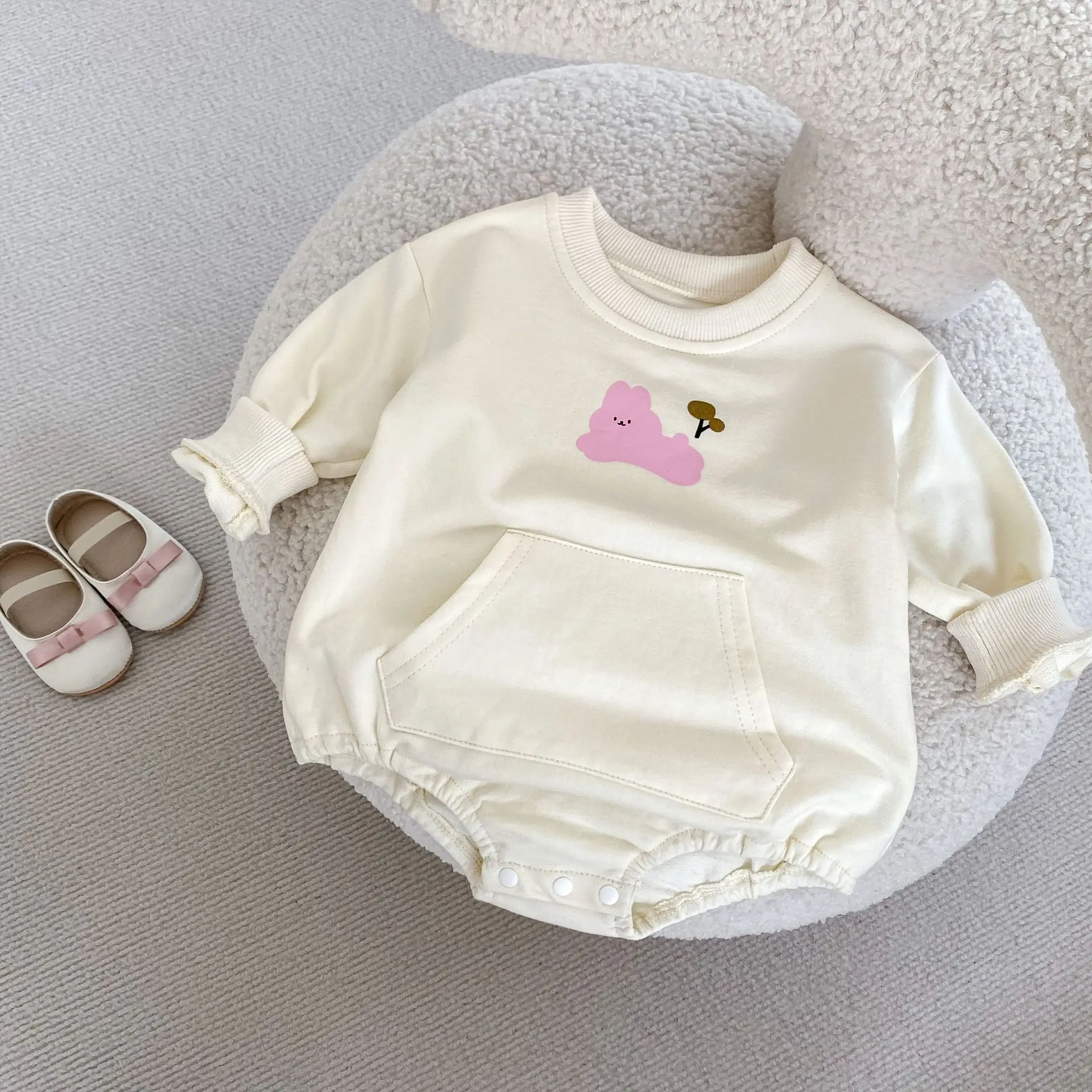 Autumn baby clothing 0-2 year old cute printed round neck long sleeved hoodie with triangle style hoodie and crawling clothes fo